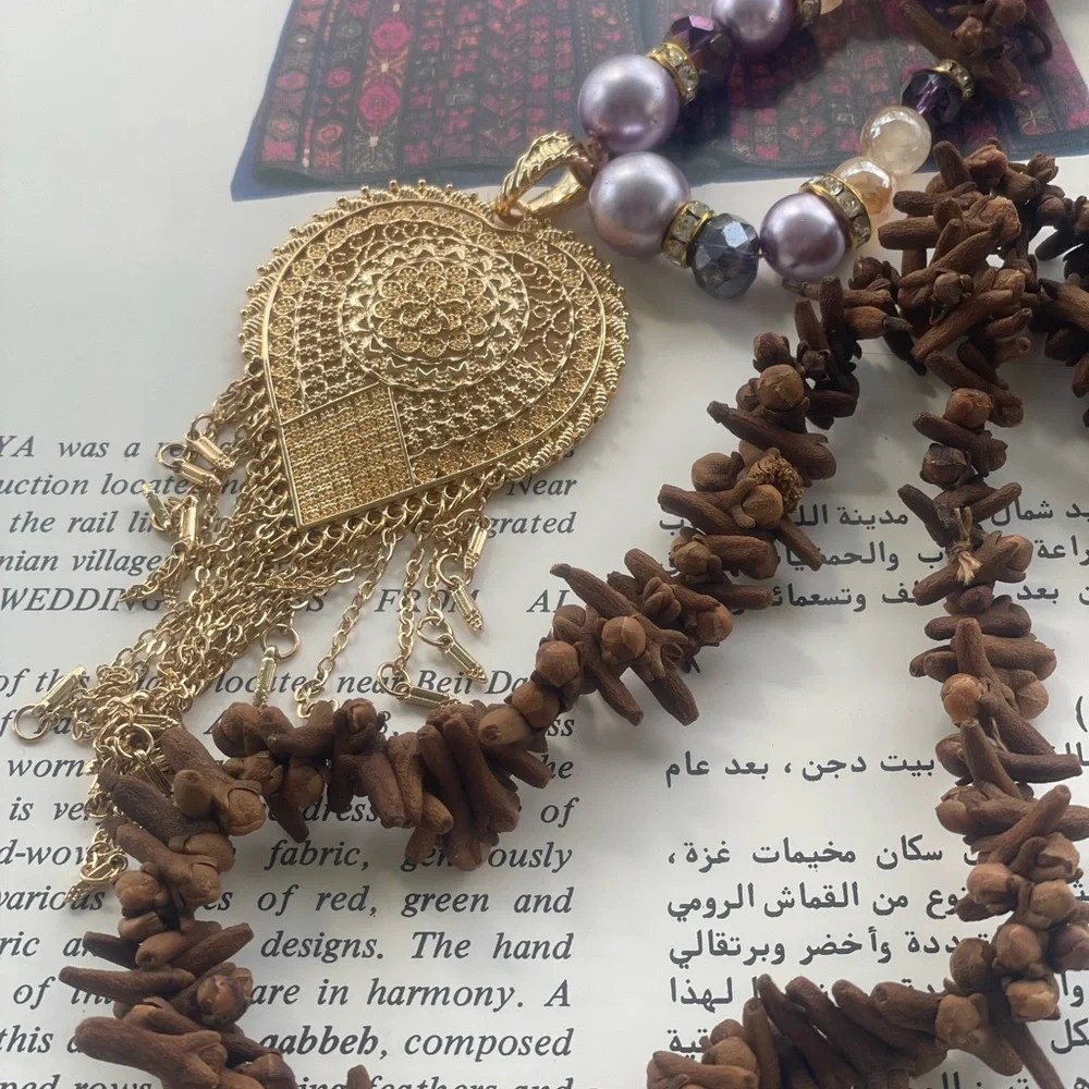 Handmade Boho Scented Purple Clove necklace - Picture 1 of 4